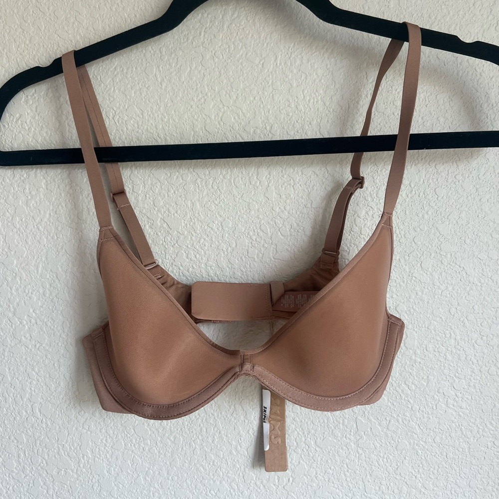Skims Weightless scoop bra